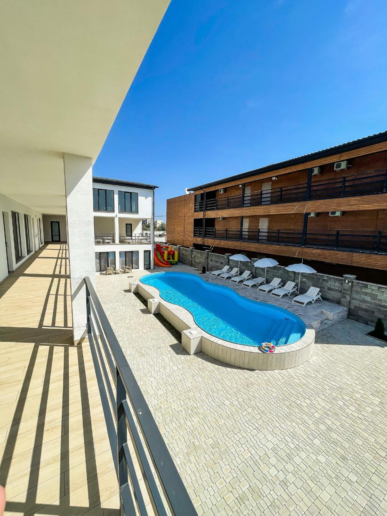 Міні-Готель Turin З Басейном На Кароліно-Бугазі Exterior photo